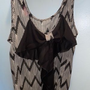 Chevron tank with bow
